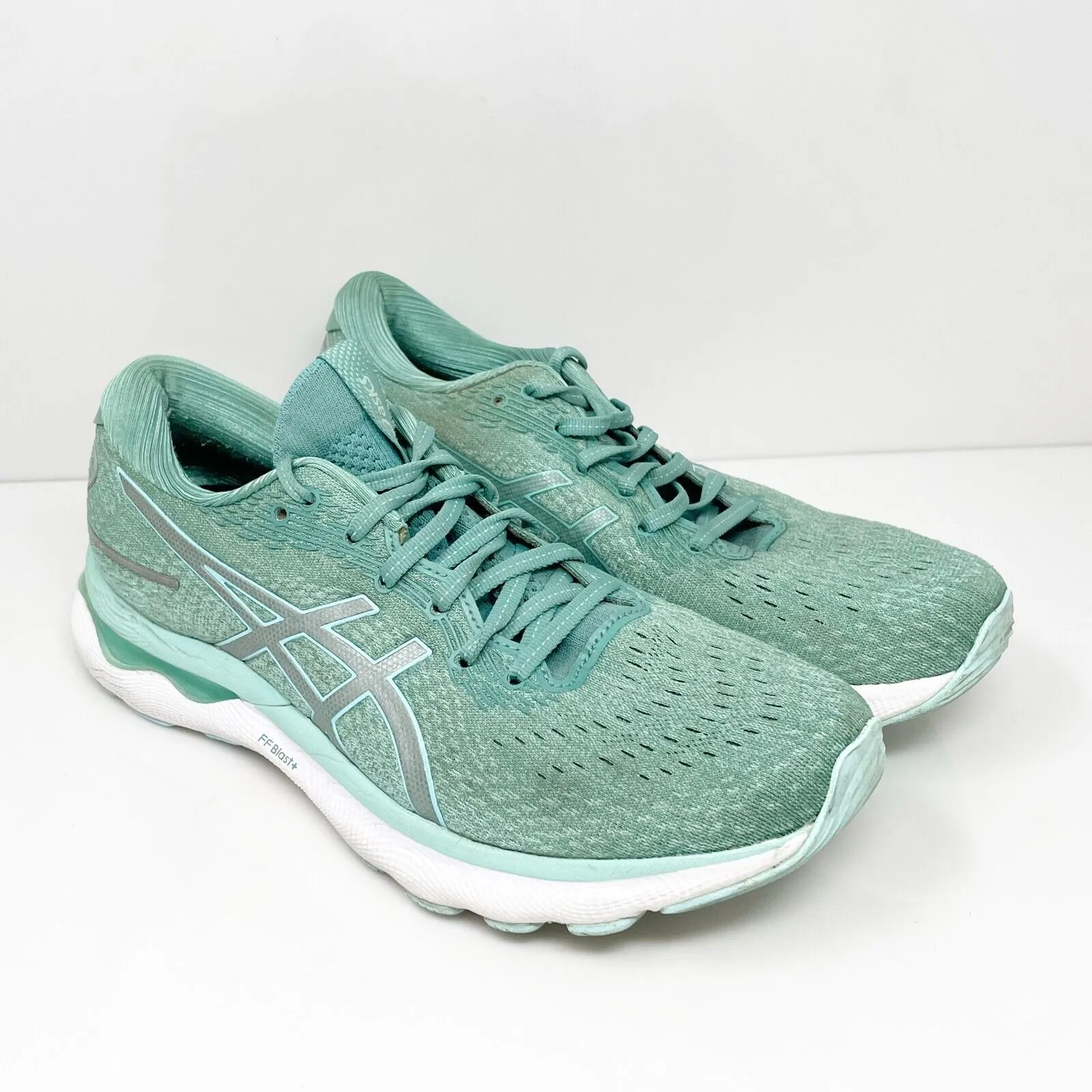 Asics Womens Gel Nimbus 24 1012B201 Green Running Shoes Sneakers Size 9.5