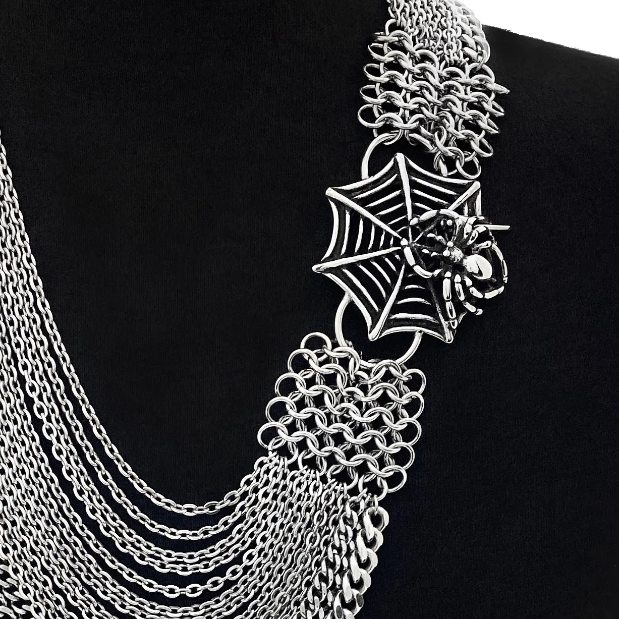 ROGUE Spiderweb Draping Chain Necklace