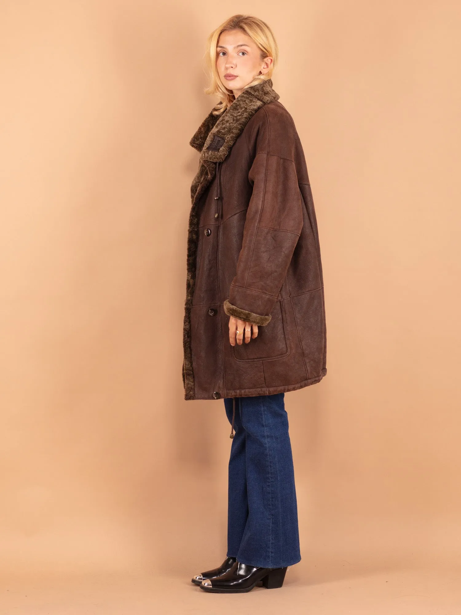 Vintage 90's Women Oversized Sheepskin Coat in Brown