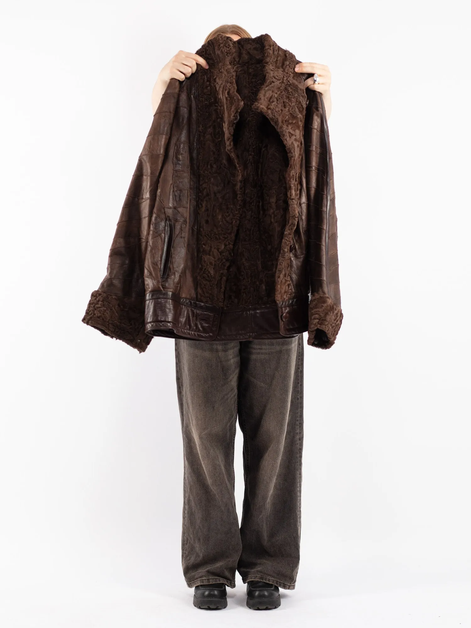 Vintage 90's Women Sheepskin Coat in Brown